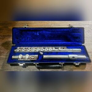 Emerson Sterling Silver Flute with Blue Velvet Origonal Case